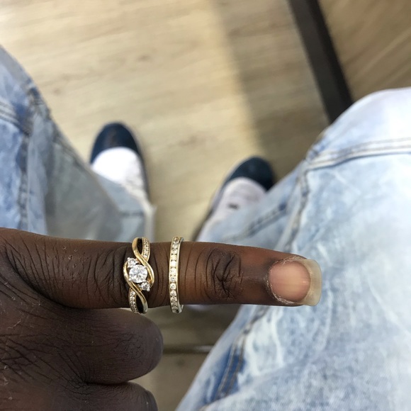 14kt gold 1ct diamond engagement ring/ with band - Picture 4 of 5